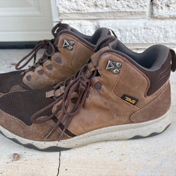 Teva Arrowood Mid Waterproof Hiking Boots - run small! main image 3